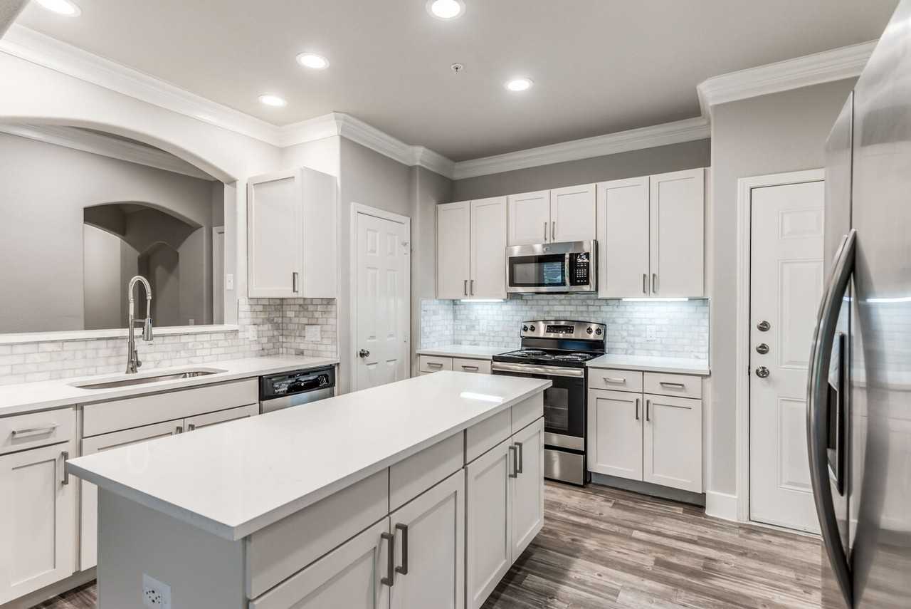 1200 Windsor Lakes Blvd #ALY - Photo 2 of 10