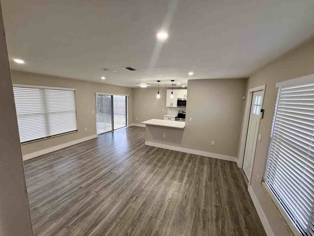 7502 Culver Ln - Photo 5 of 24