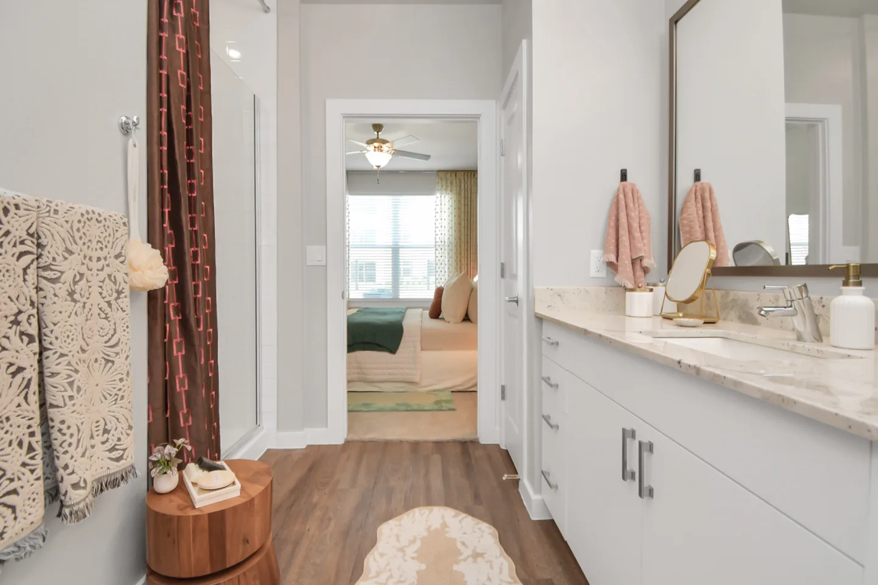 1050 S Pine Lake Rd - Photo 7 of 14