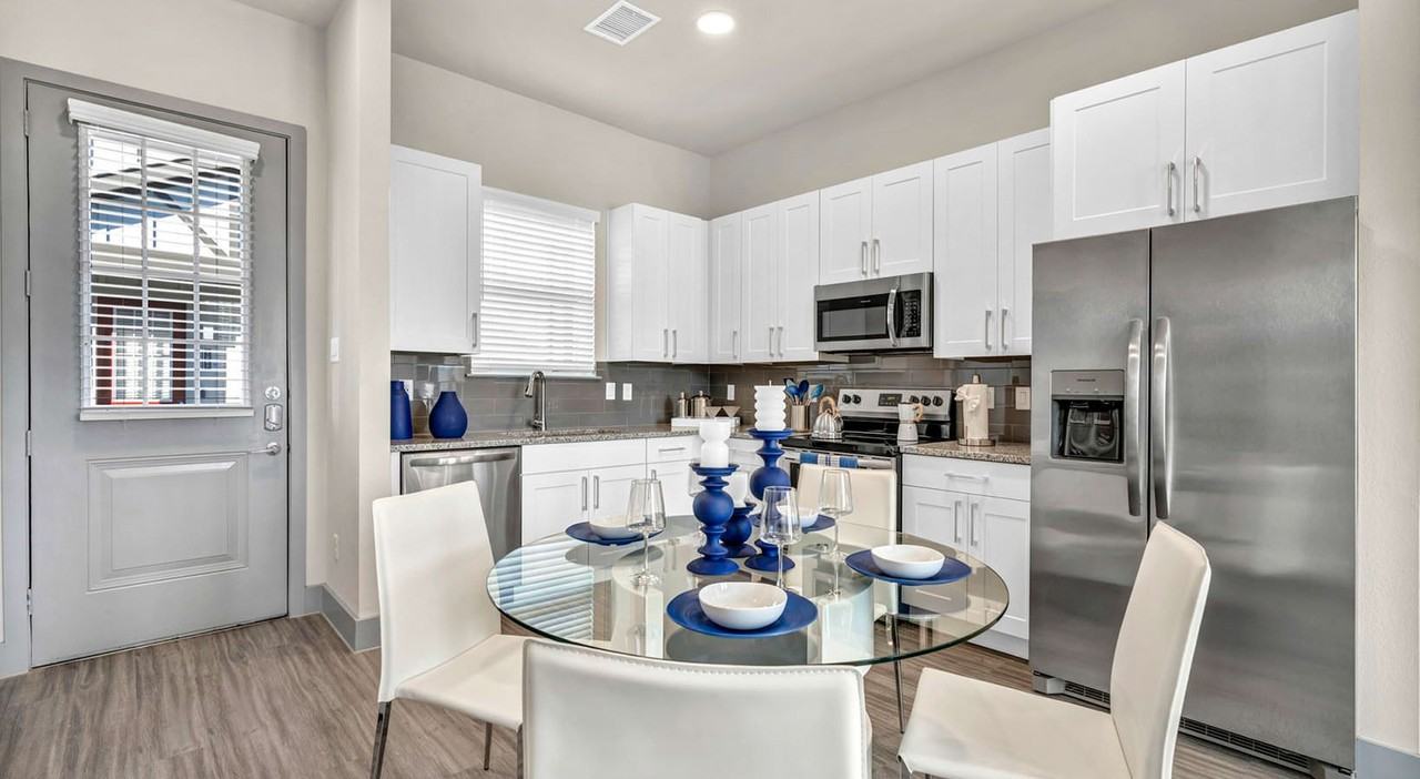 1740 Trammel - Photo 4 of 12