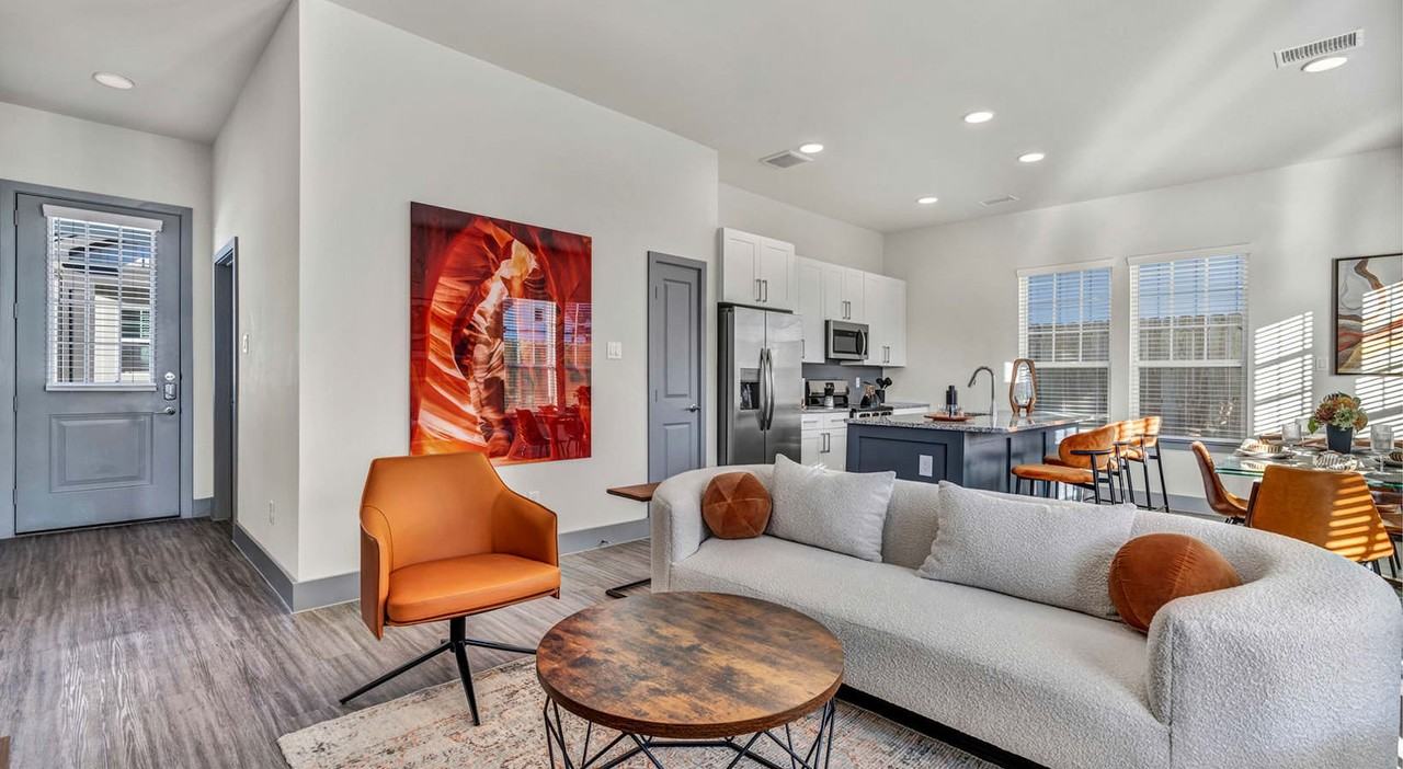 1740 Trammel - Photo 4 of 13