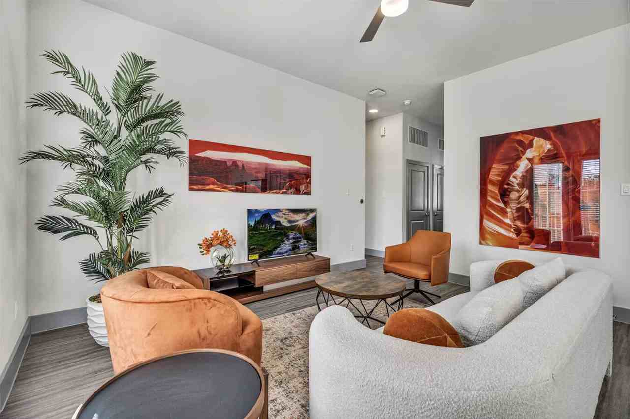 1740 Trammel - Photo 6 of 13