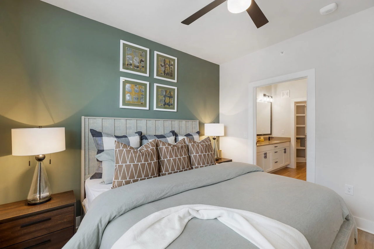 5123 Harlem Rd #EHG2 - Photo 4 of 12