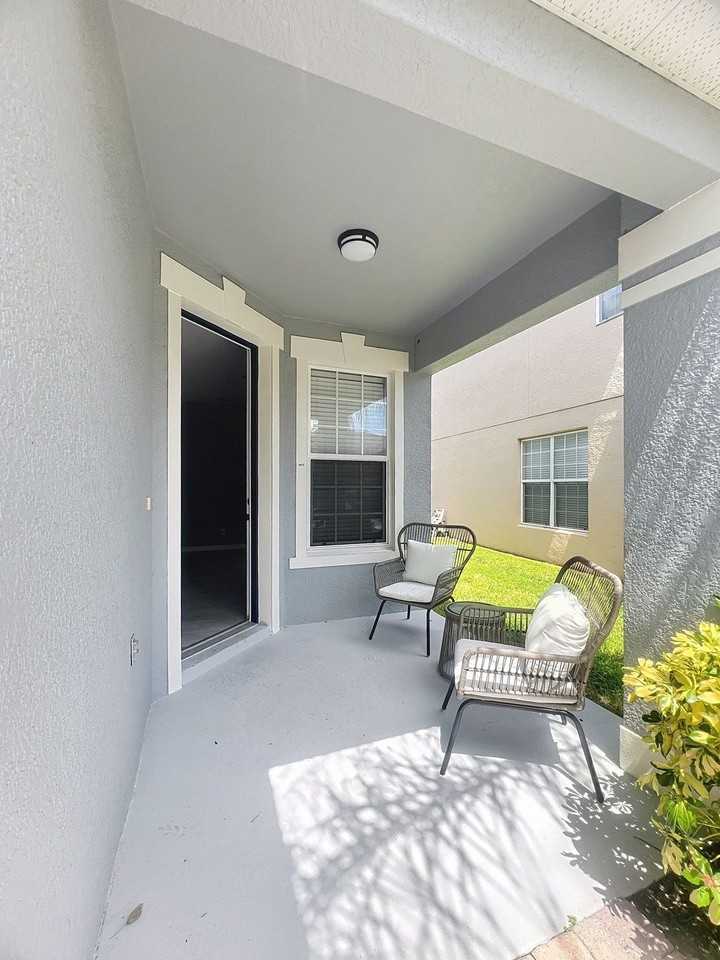 1476 Lexington Ave - Photo 4 of 28