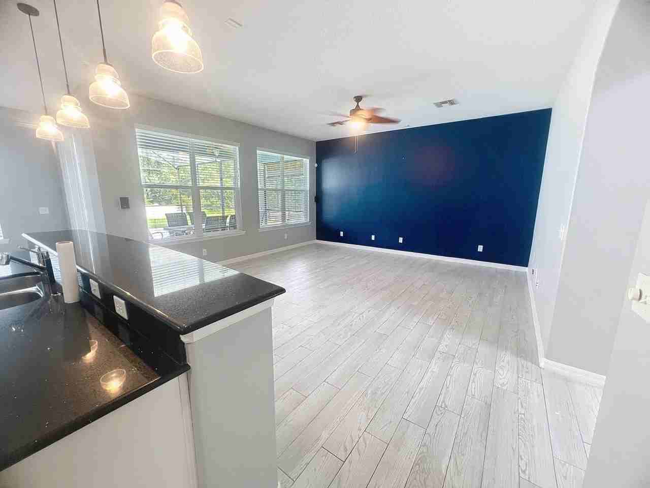 1476 Lexington Ave - Photo 7 of 28