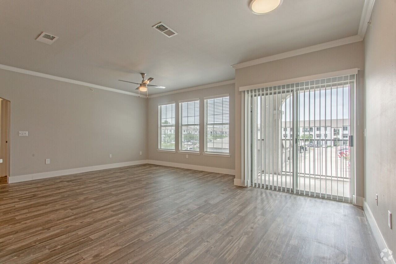 541 Fm 1488 Rd - Photo 5 of 11