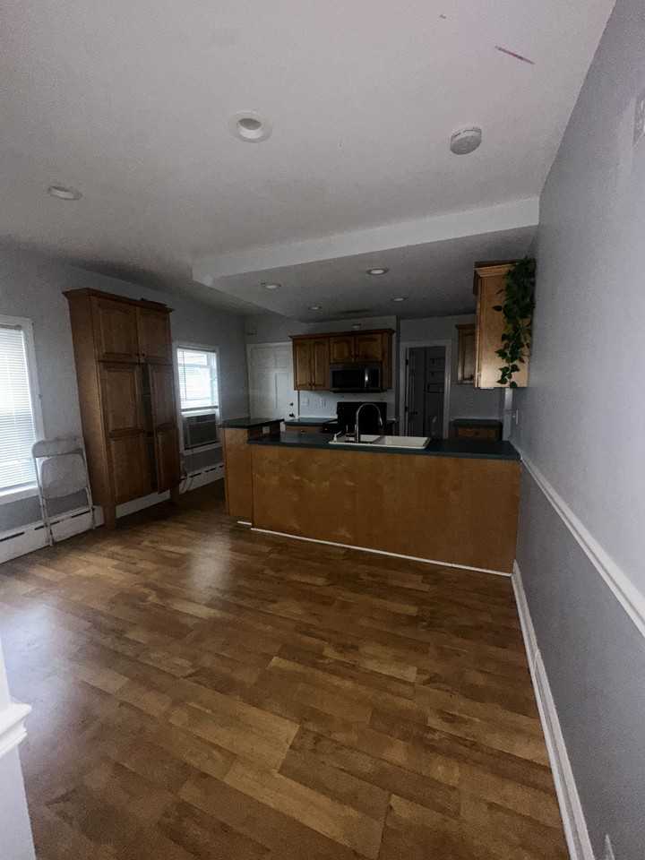 161 Van Buren St #1 - Photo 4 of 9