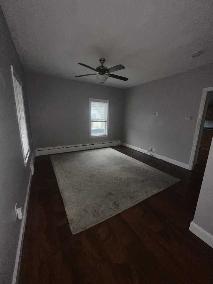 161 Van Buren St #1 - Photo 7 of 9