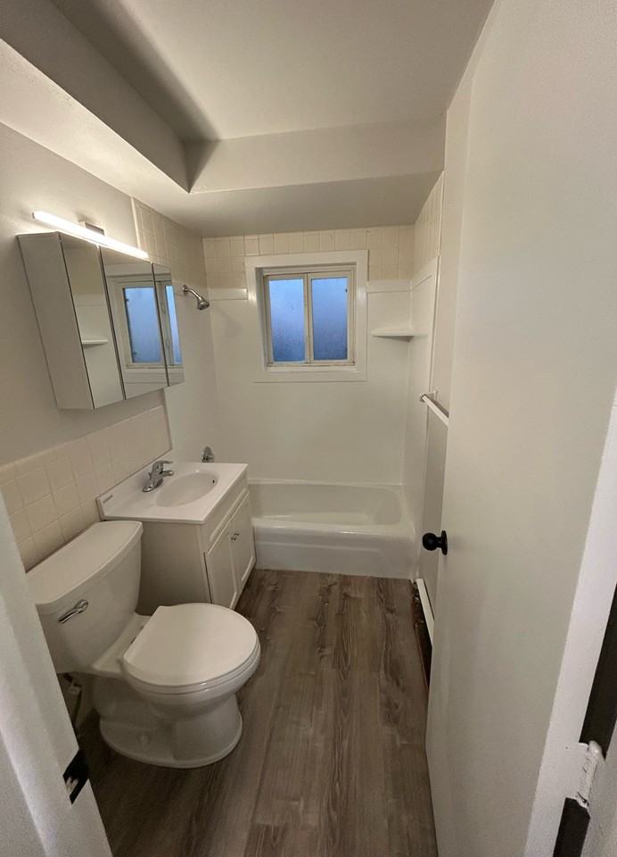 1002 Main St #10 - Photo 4 of 24