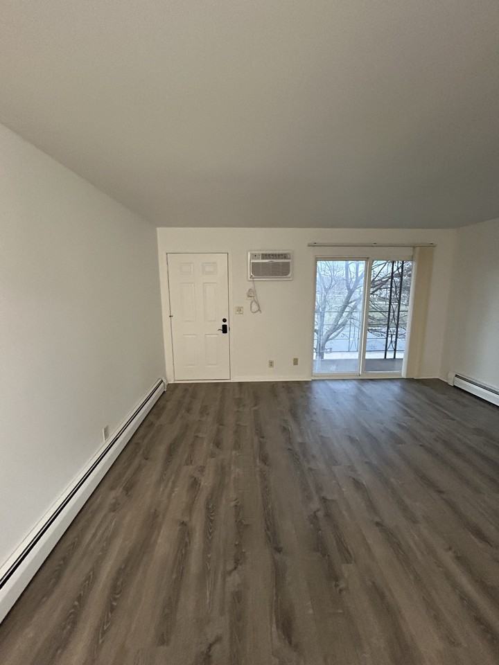 1002 Main St #10 - Photo 5 of 24