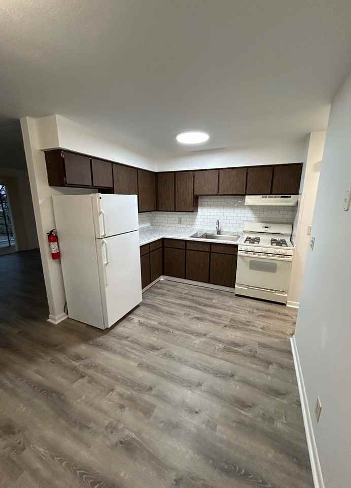 1002 Main St #10 - Photo 6 of 24