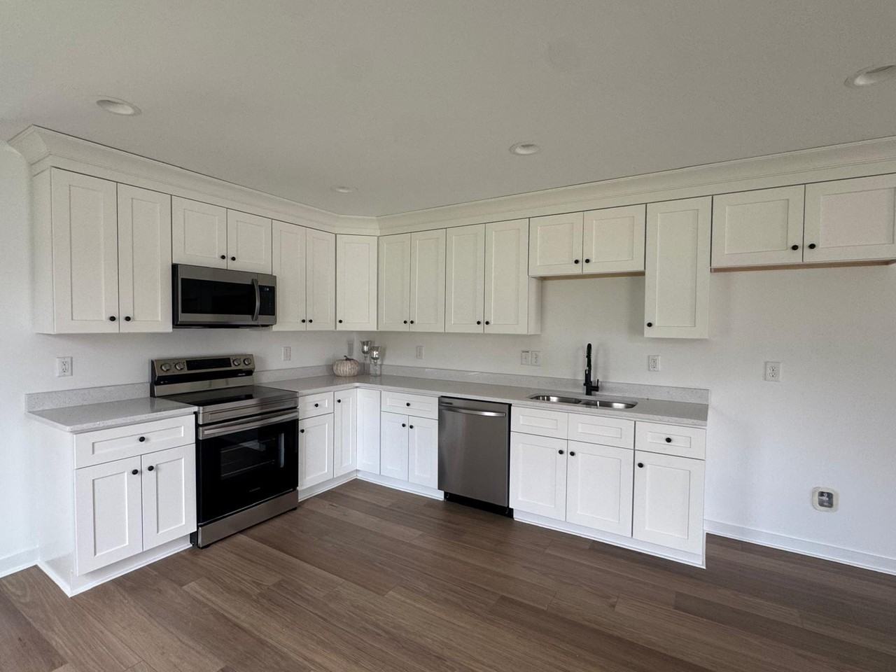 512 Crump St - Photo 3 of 15