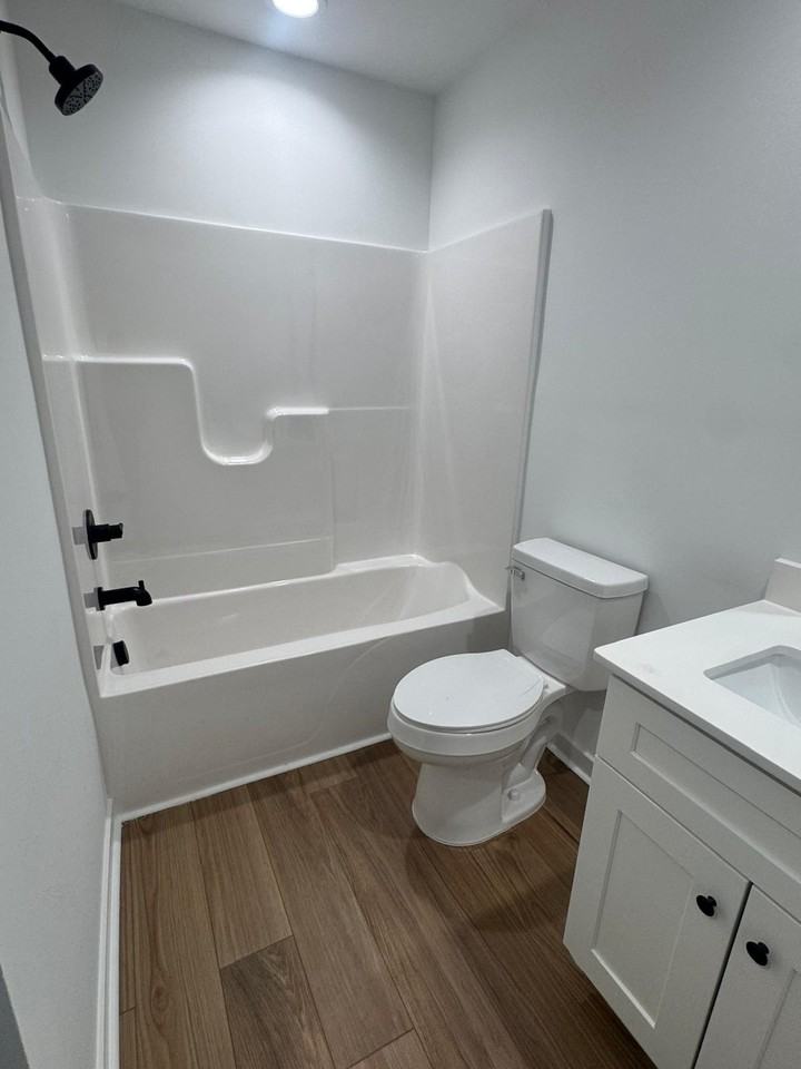 512 Crump St - Photo 4 of 15