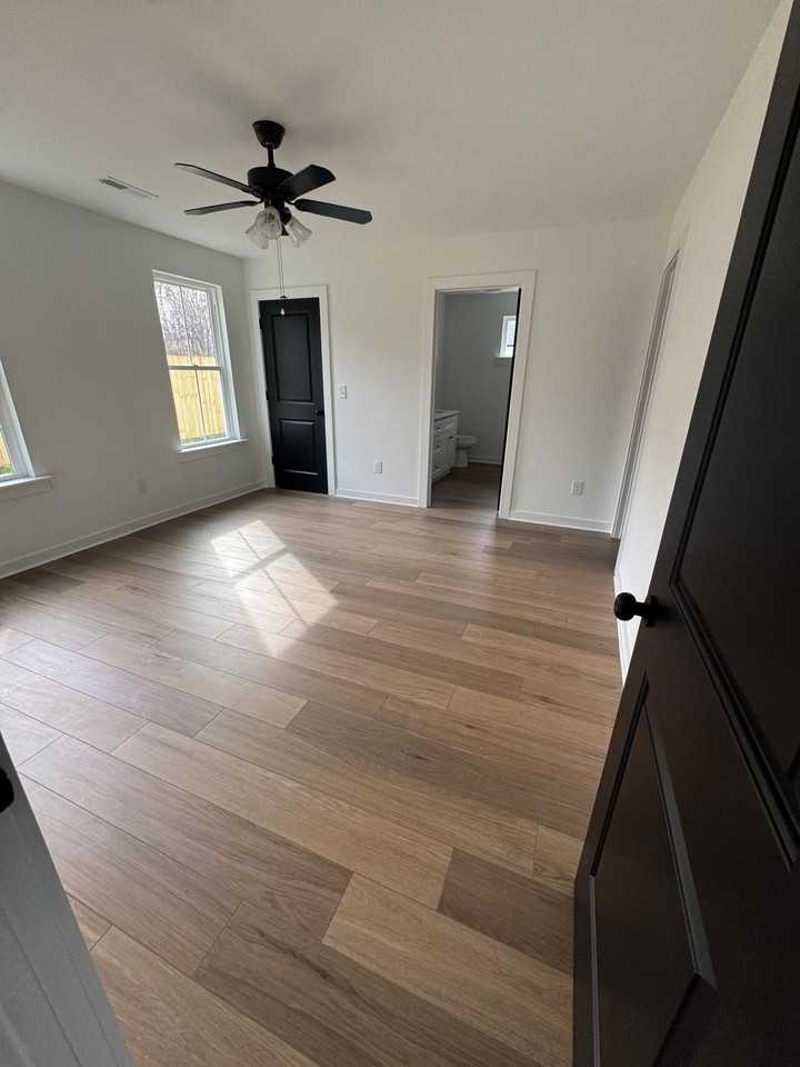 512 Crump St - Photo 5 of 15