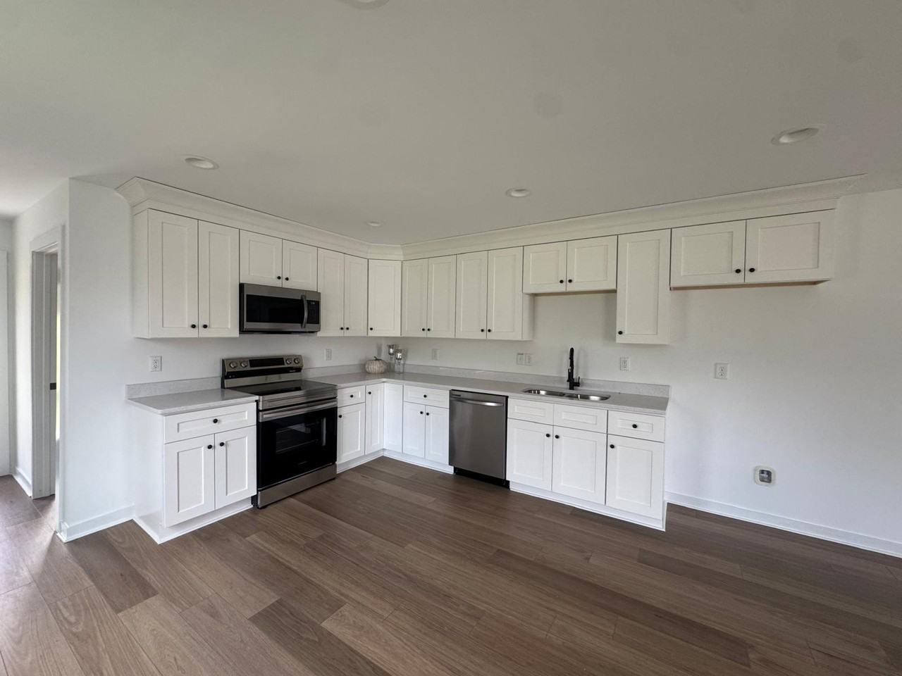 512 Crump St - Photo 7 of 15