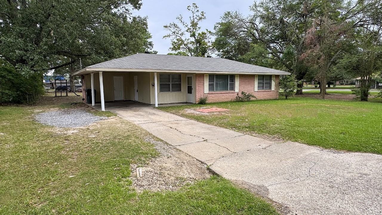 202 Gross St - Photo 2 of 18