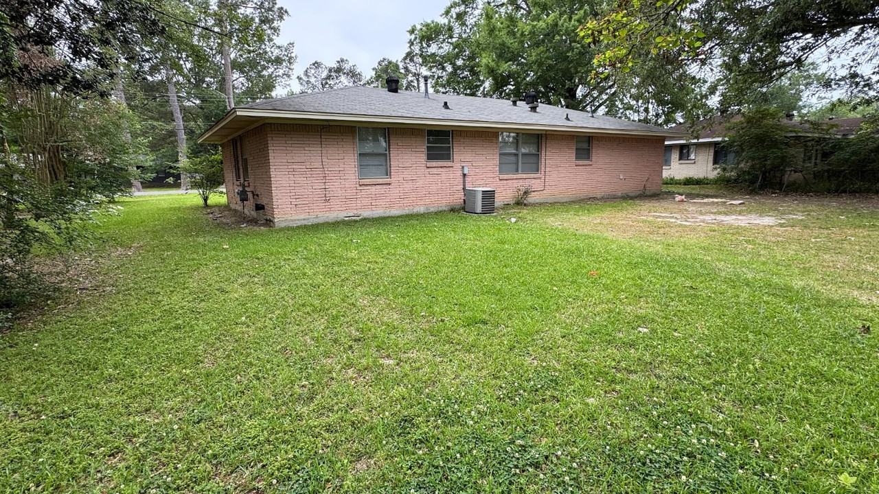 202 Gross St - Photo 5 of 18