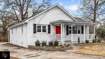 featured image of 605 Apple St