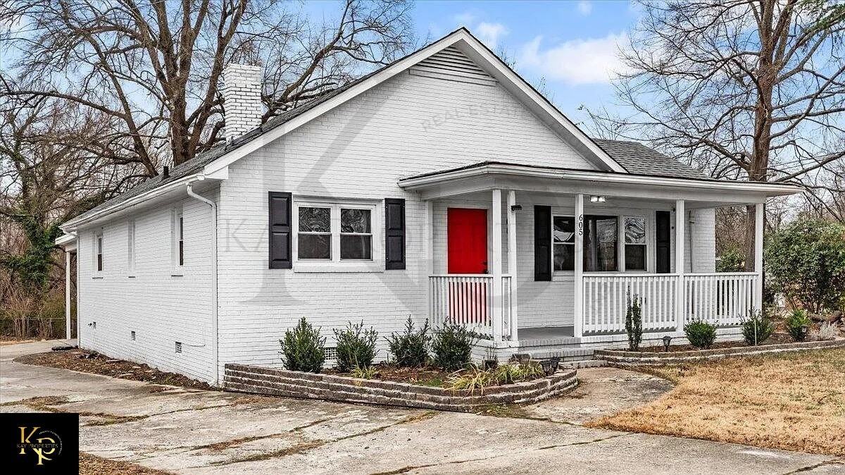 605 Apple St - Photo 2 of 31