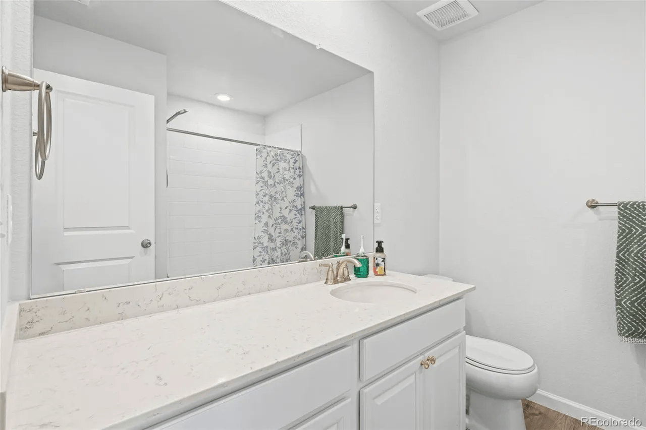 837 Hummocky Way - Photo 2 of 32