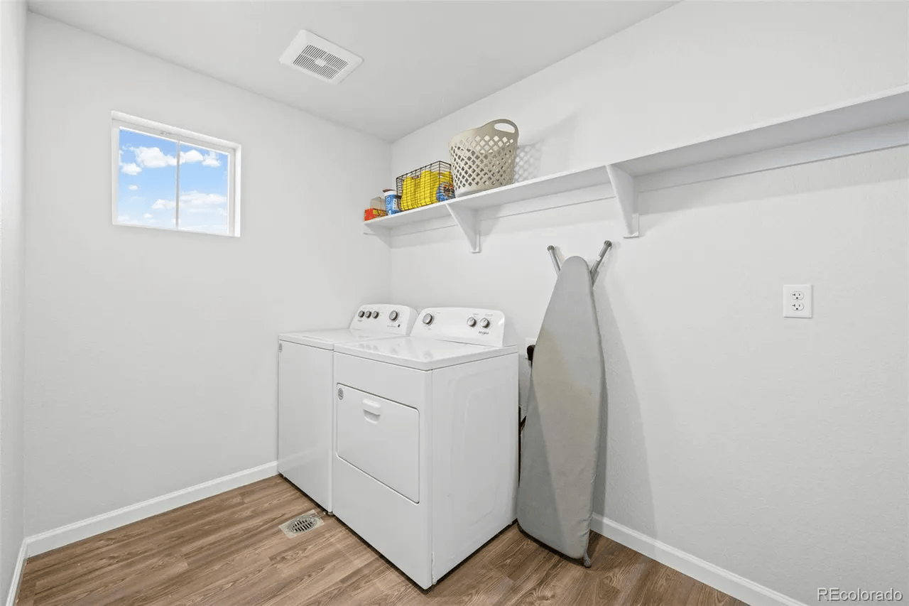 837 Hummocky Way - Photo 3 of 32