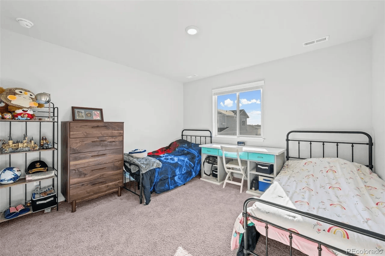 837 Hummocky Way - Photo 5 of 32