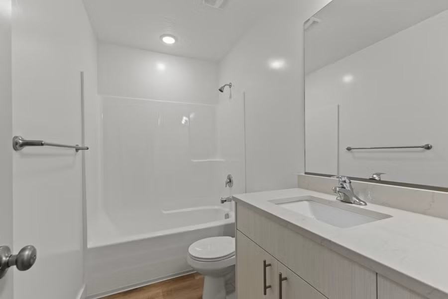 3331 S 1010 W - Photo 7 of 16