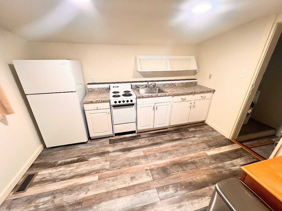 716 Bollingbrook Street - Photo 5 of 7