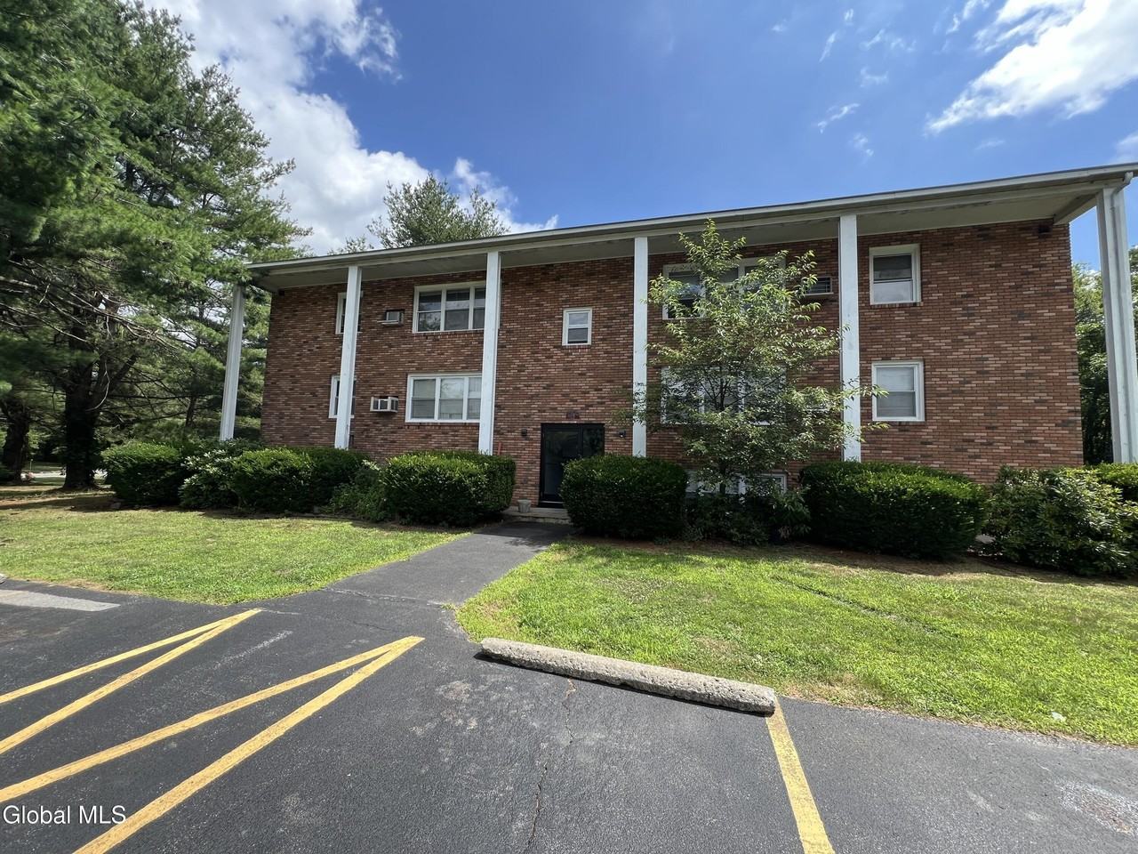 15 Ashdown Rd #15E - Photo 2 of 14