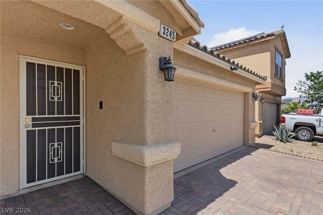 3245 Aiken St - Photo 3 of 33