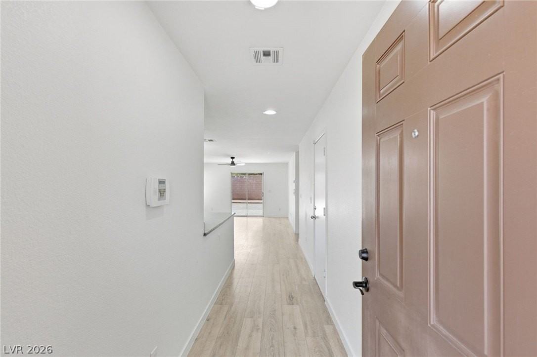 3245 Aiken St - Photo 4 of 33