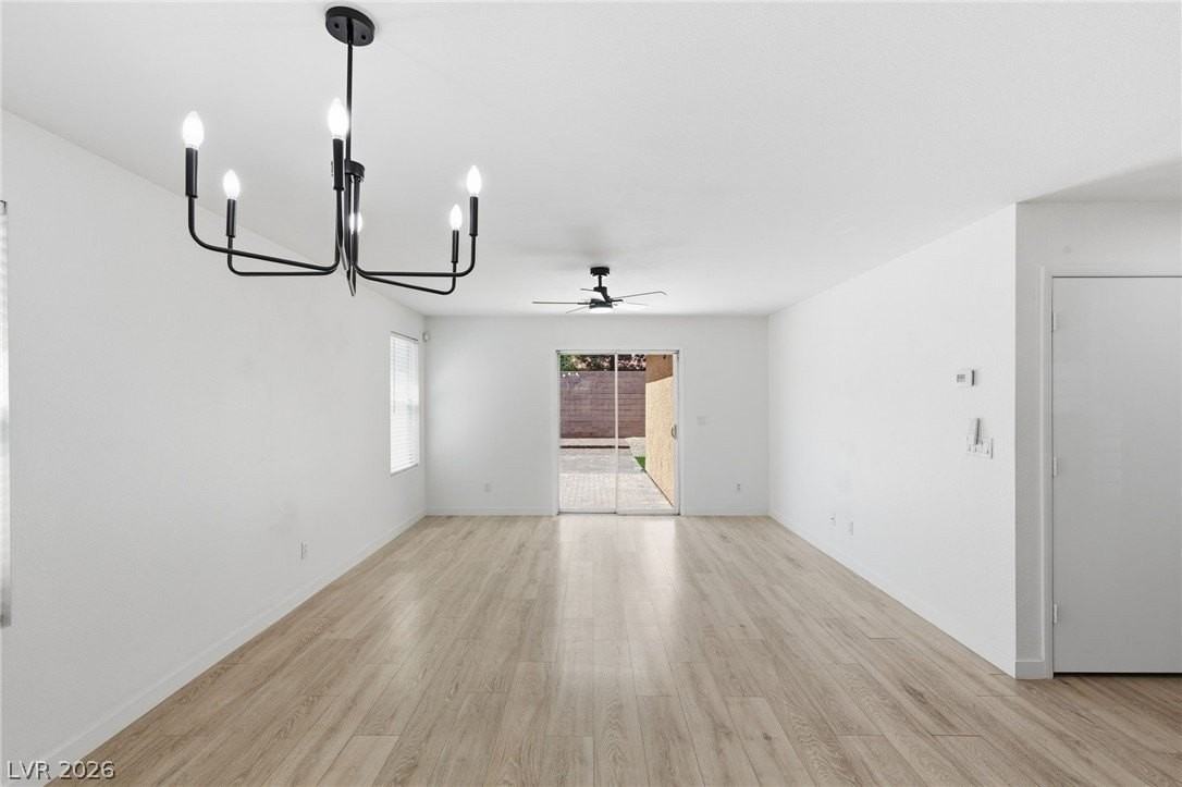 3245 Aiken St - Photo 6 of 33