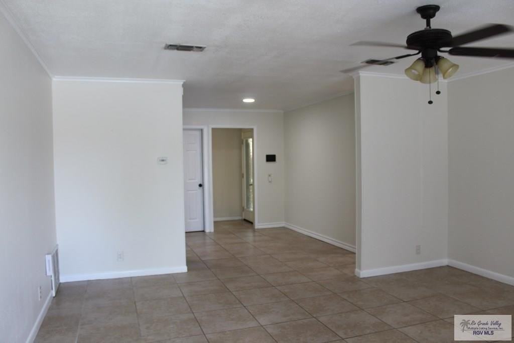 226 E Darrell Wayne Shipp St - Photo 3 of 17