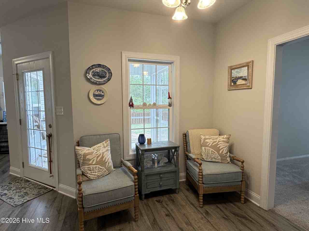 434 Nantucket Trl - Photo 4 of 14