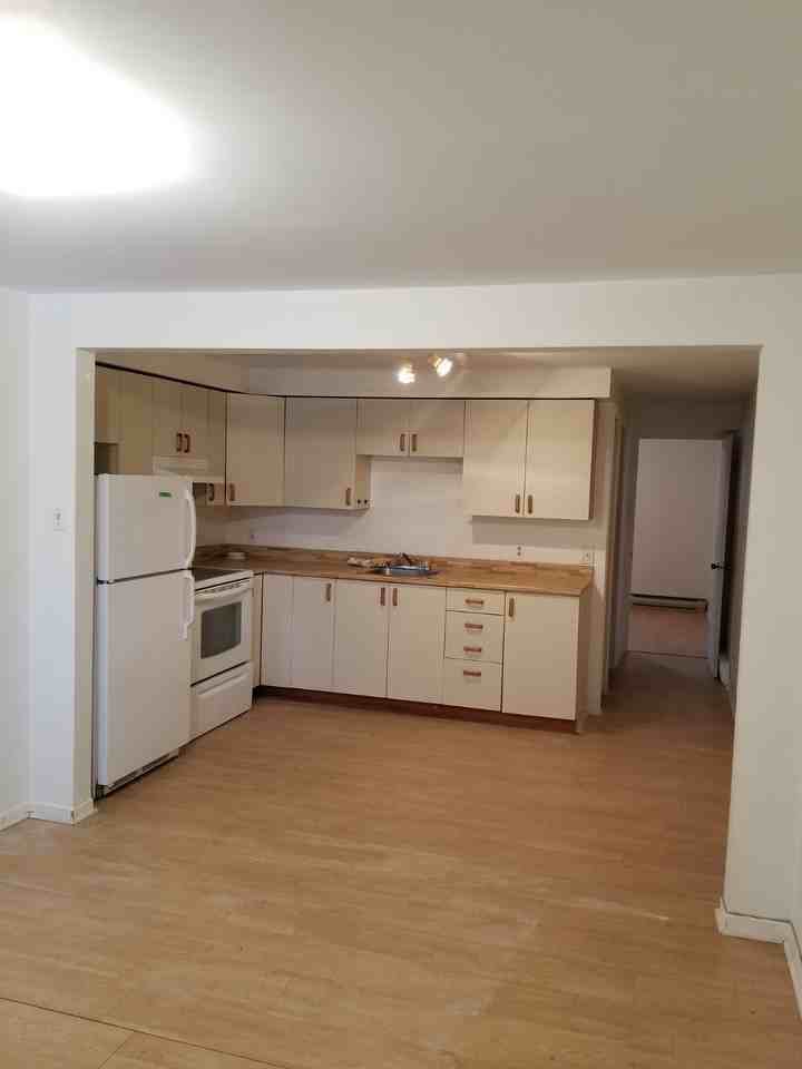 258 1re Avenue - Photo 3 of 9