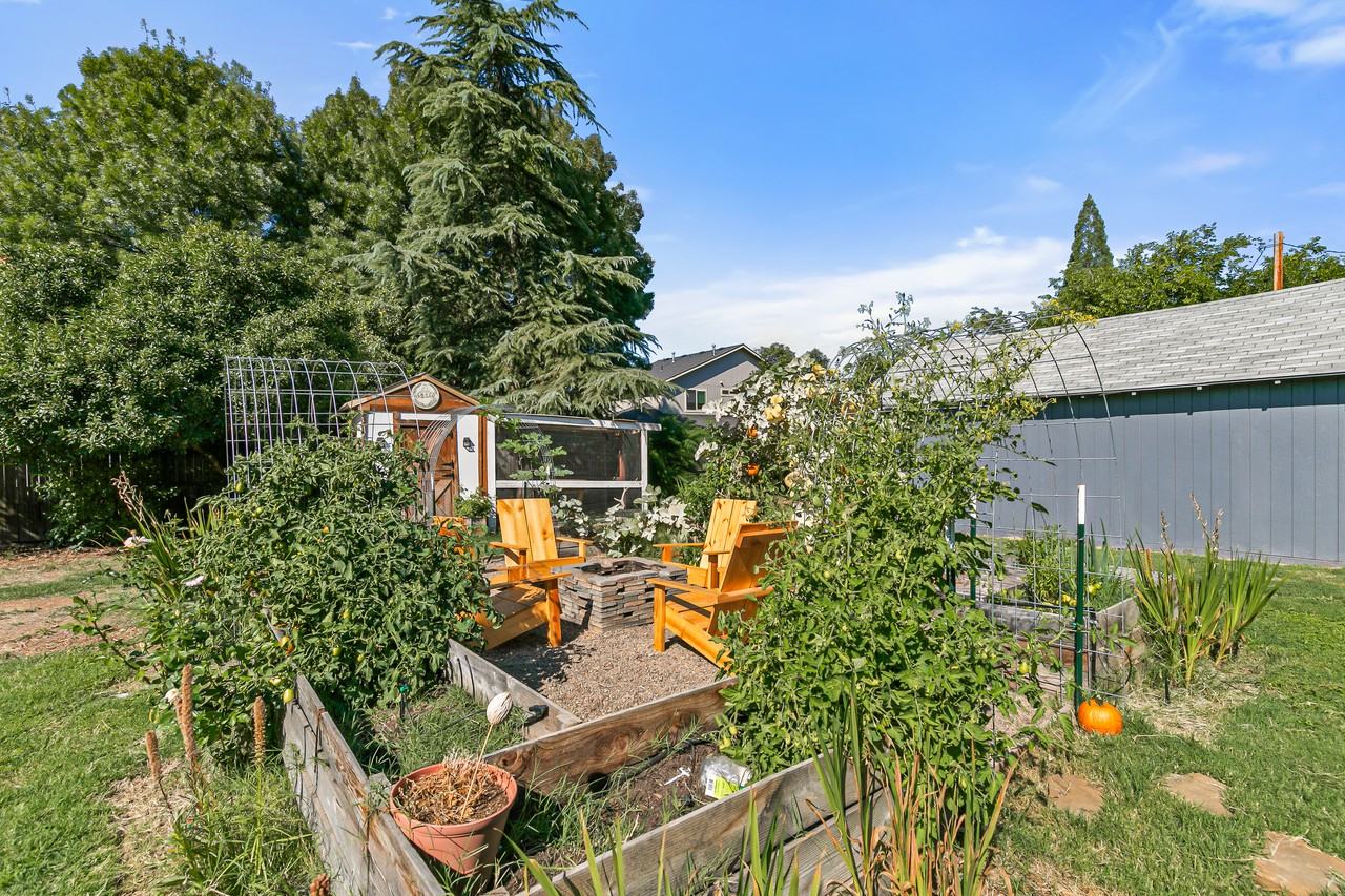 1007 Garfield St #1 - Photo 3 of 4