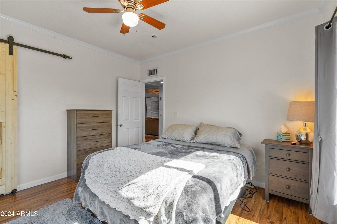 437 N 18th St #1 - Photo 6 of 19