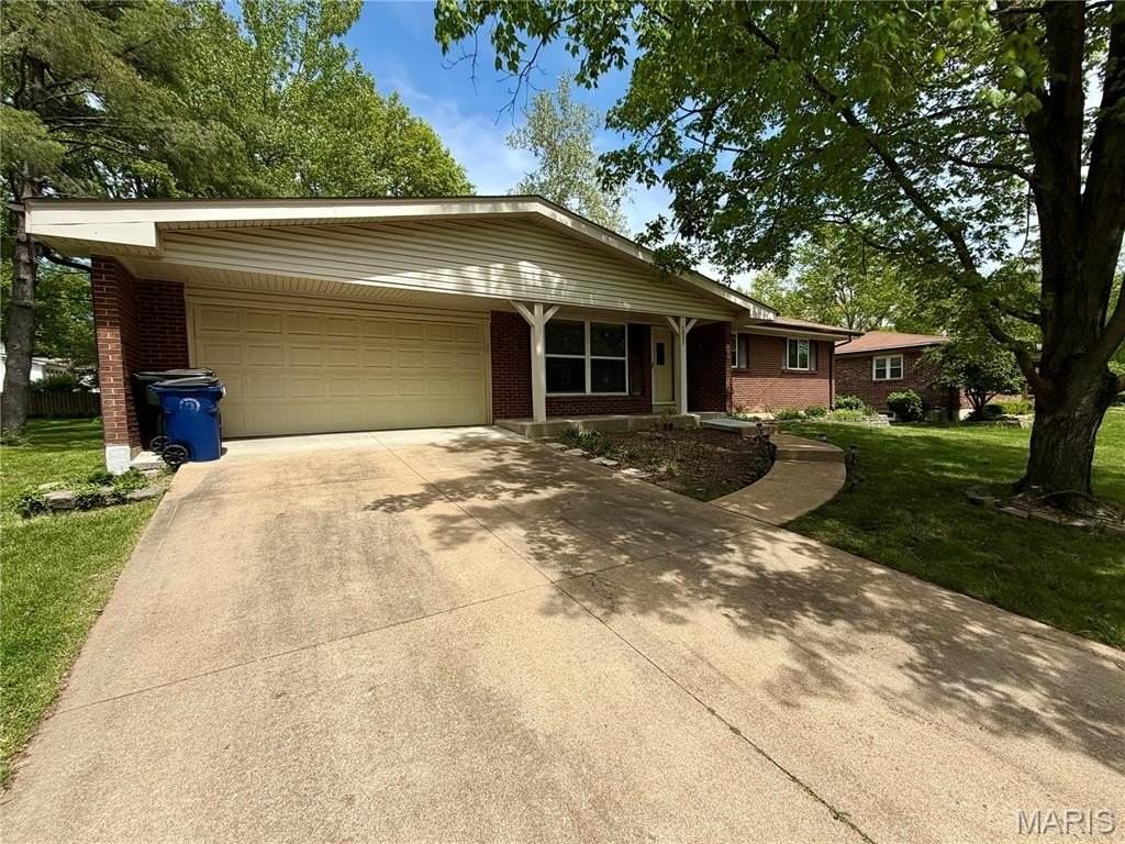 1003 Mallow Dr - Photo 2 of 20