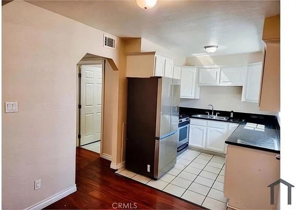 12916 Bloomfield Ave - Photo 5 of 18