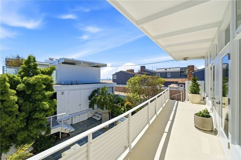 1210 W Oceanfront #1-2 - Photo 3 of 17