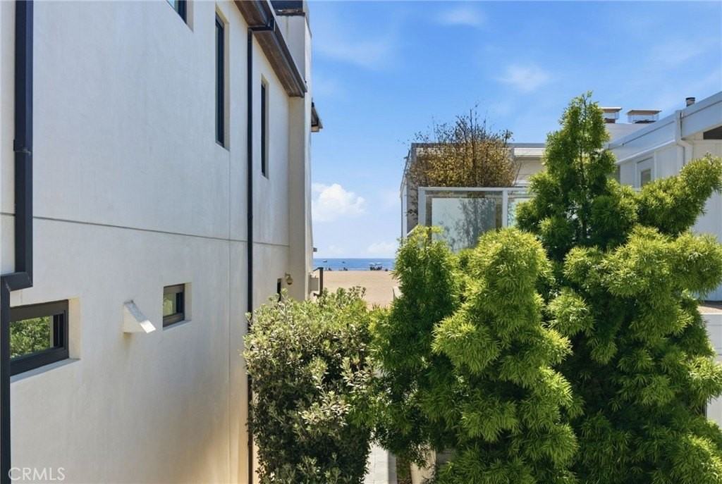 1210 W Oceanfront #1-2 - Photo 4 of 17