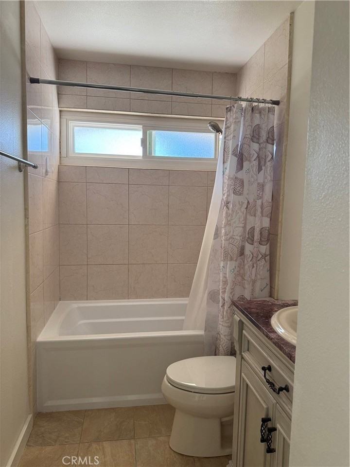 2210 W Coronet Ave - Photo 4 of 6