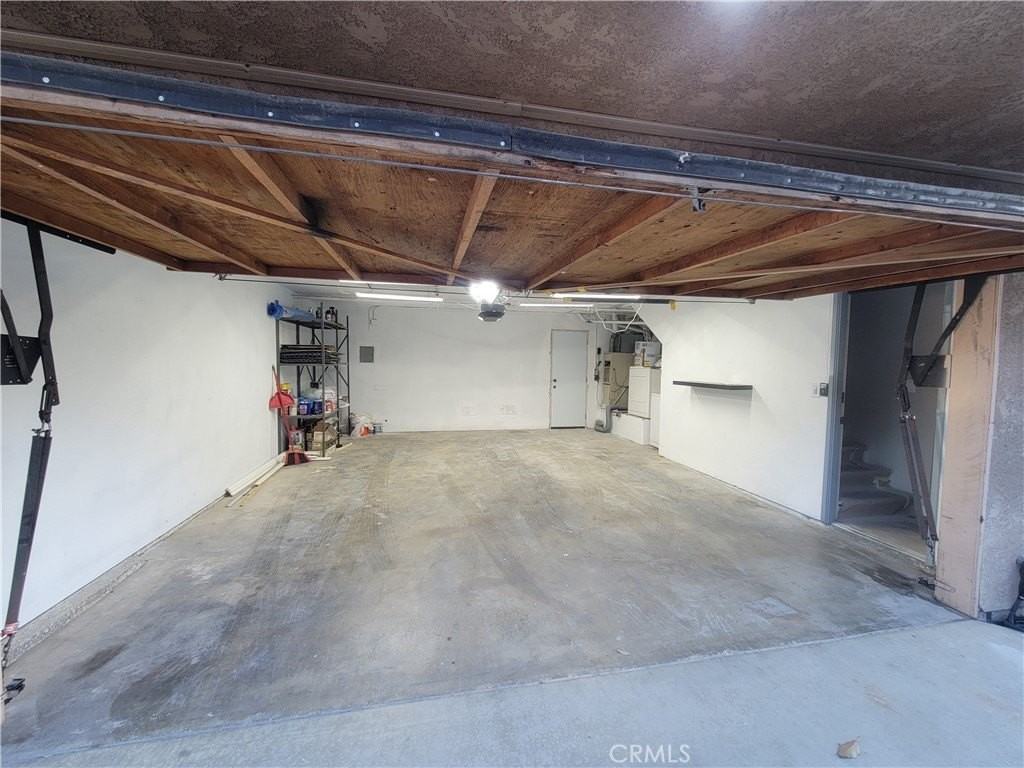 15005 Indiana Ave - Photo 4 of 22