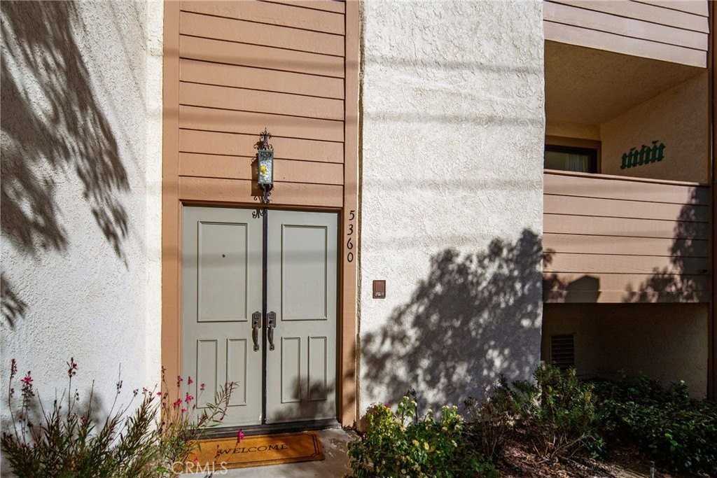 5360 Las Virgenes Rd - Photo 3 of 37