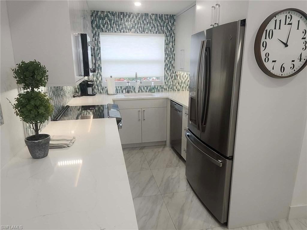 3000 Gulf Shore Blvd N #113 - Photo 7 of 30