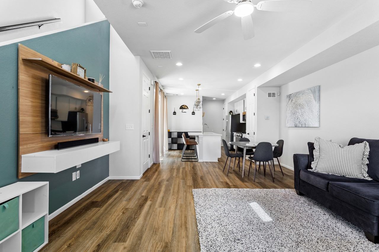 1623 S Andes Cir #1 - Photo 3 of 23