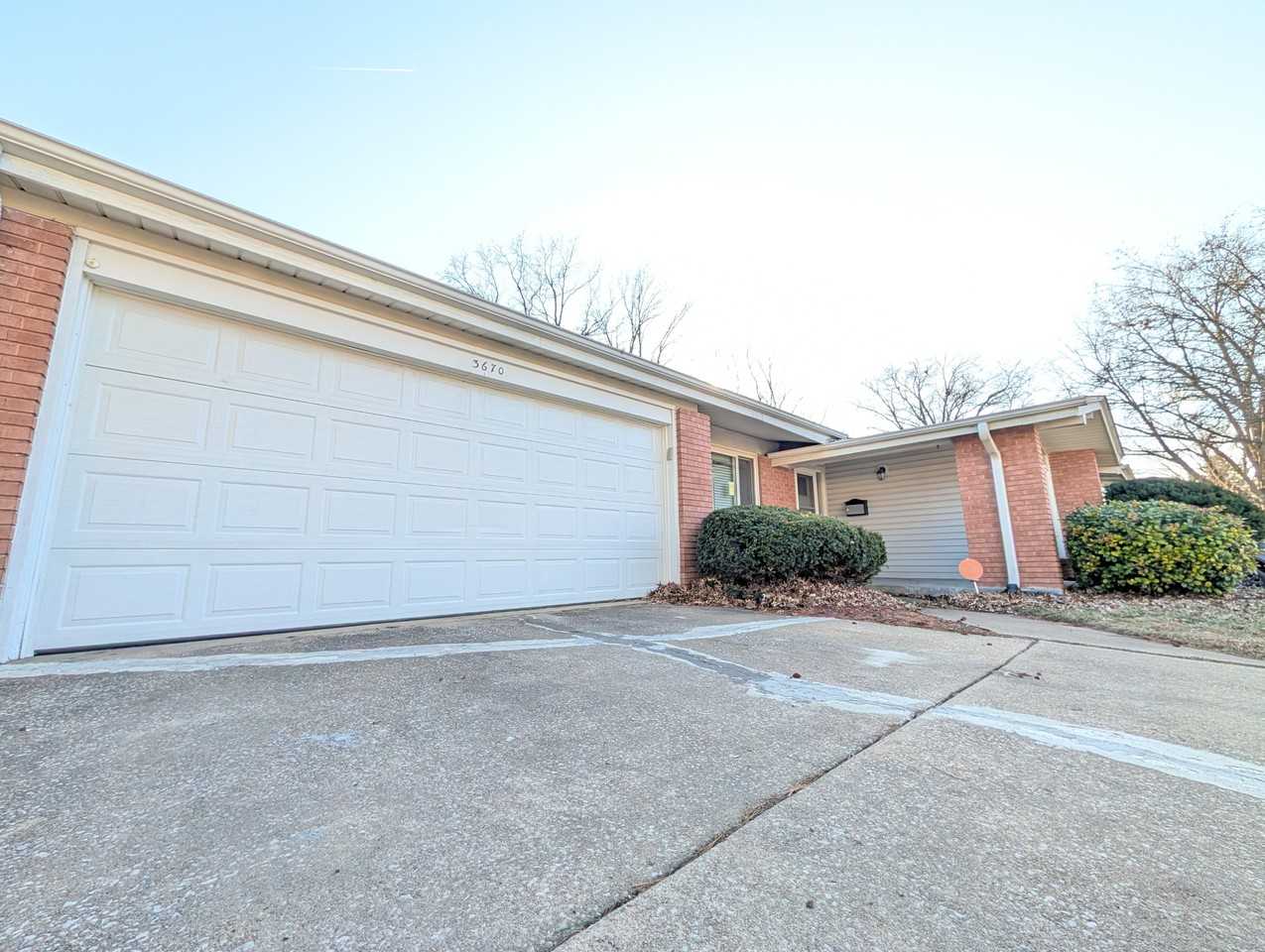 3670 Tremont Dr #1 - Photo 3 of 32