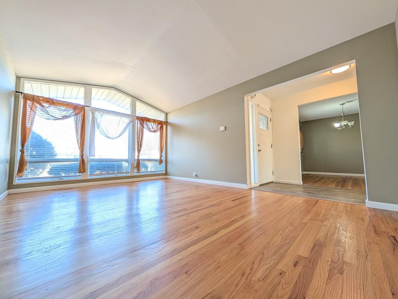 3670 Tremont Dr #1 - Photo 6 of 32