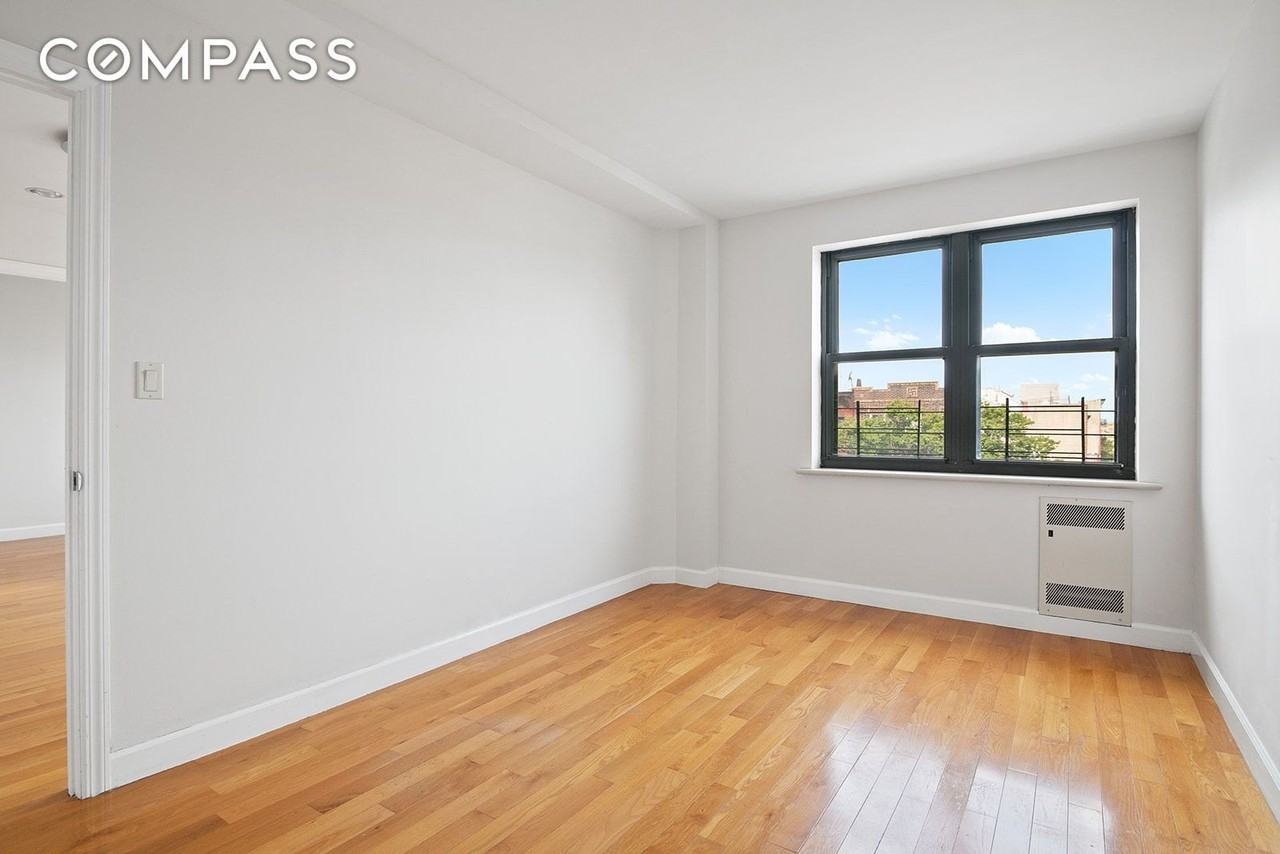 599 4th Ave #3A - Photo 4 of 7