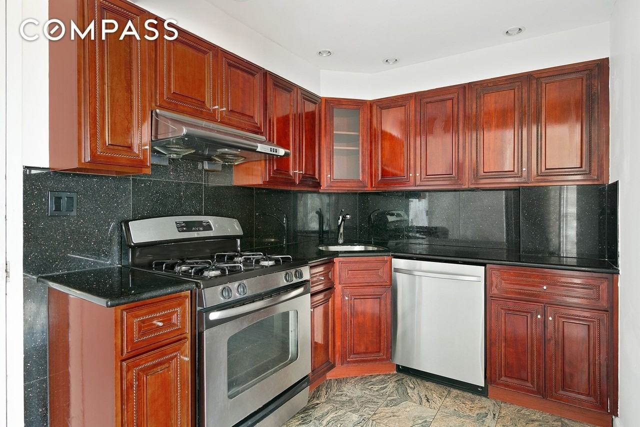 599 4th Ave #3A - Photo 6 of 7